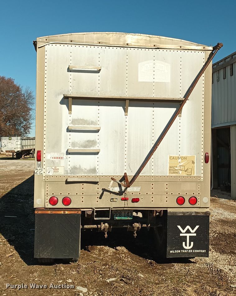 image for item KG9563 1988 Wilson DWH-200  grain trailer