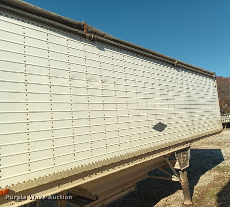 image for item KG9563 1988 Wilson DWH-200  grain trailer