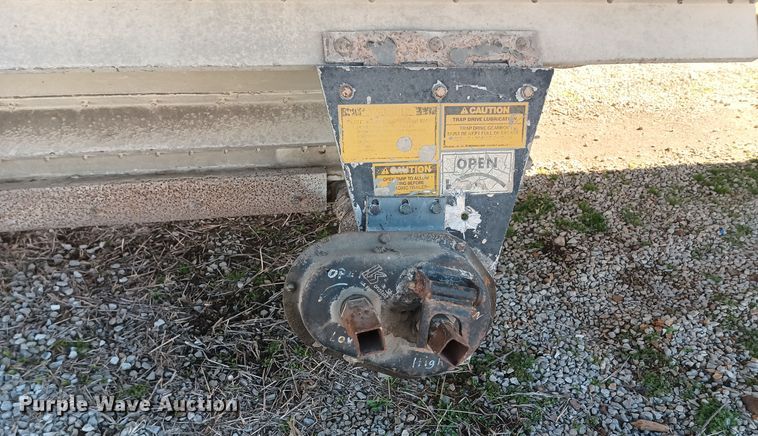 image for item KG9563 1988 Wilson DWH-200  grain trailer