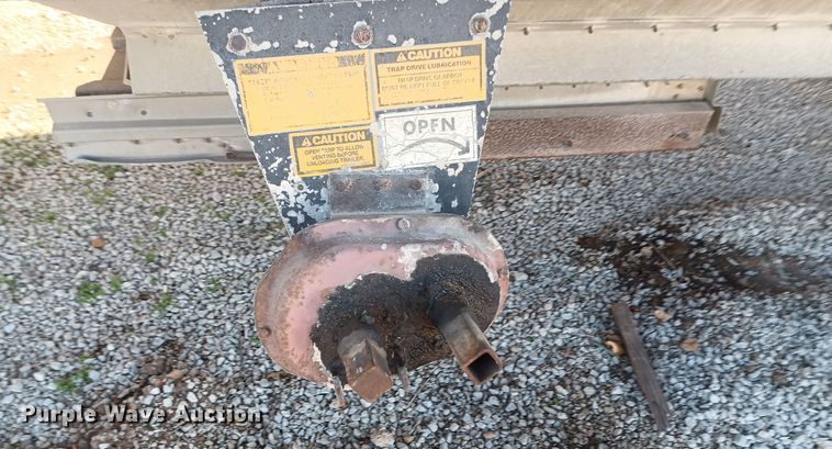 image for item KG9563 1988 Wilson DWH-200  grain trailer