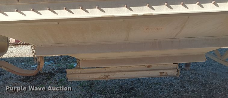 image for item KG9563 1988 Wilson DWH-200  grain trailer