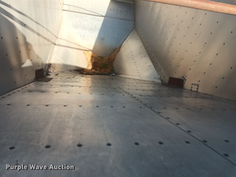 image for item KG9563 1988 Wilson DWH-200  grain trailer