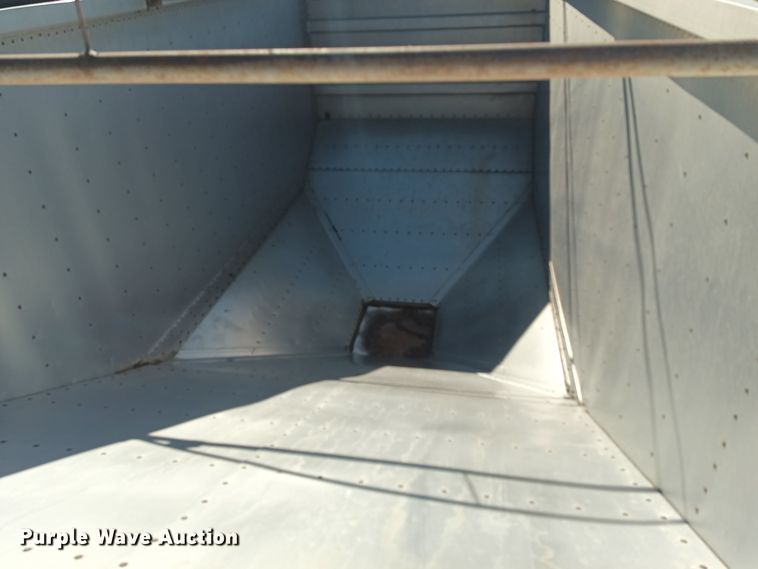 image for item KG9563 1988 Wilson DWH-200  grain trailer