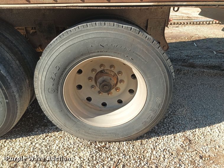 image for item KG9563 1988 Wilson DWH-200  grain trailer