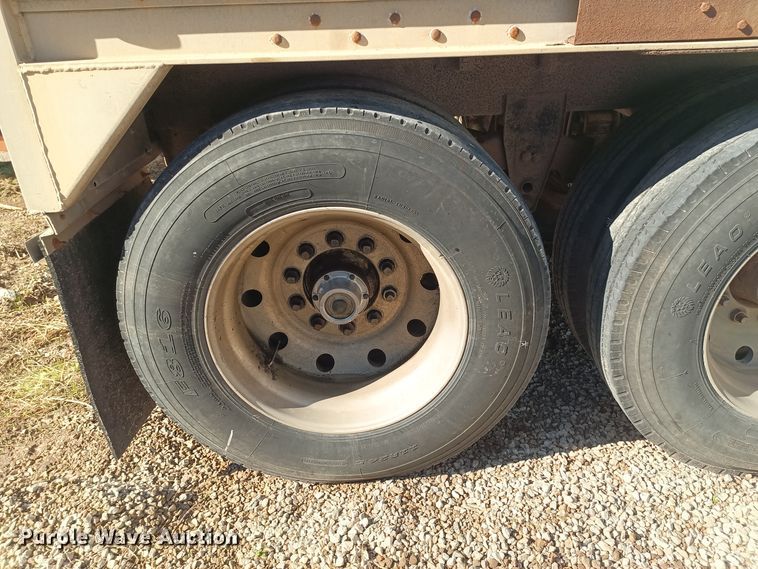 image for item KG9563 1988 Wilson DWH-200  grain trailer