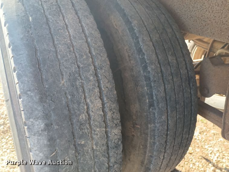 image for item KG9563 1988 Wilson DWH-200  grain trailer