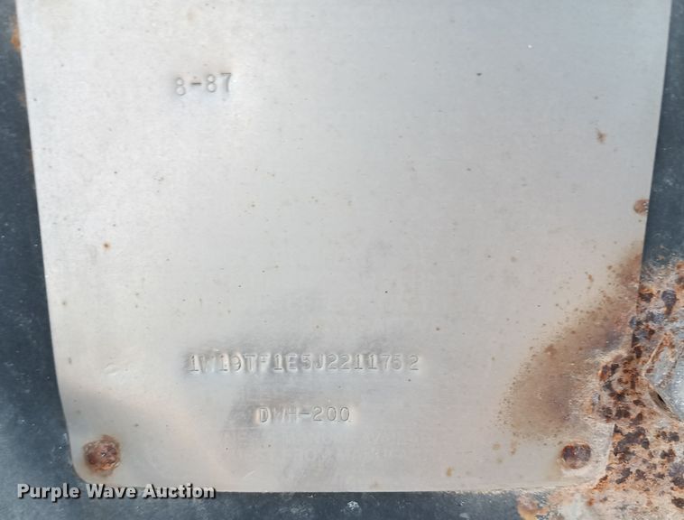 image for item KG9563 1988 Wilson DWH-200  grain trailer