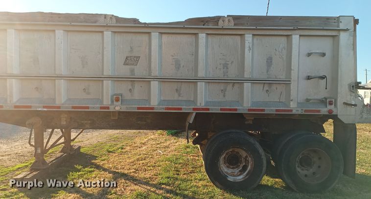 image for item KG9567 1993 East  end dump trailer