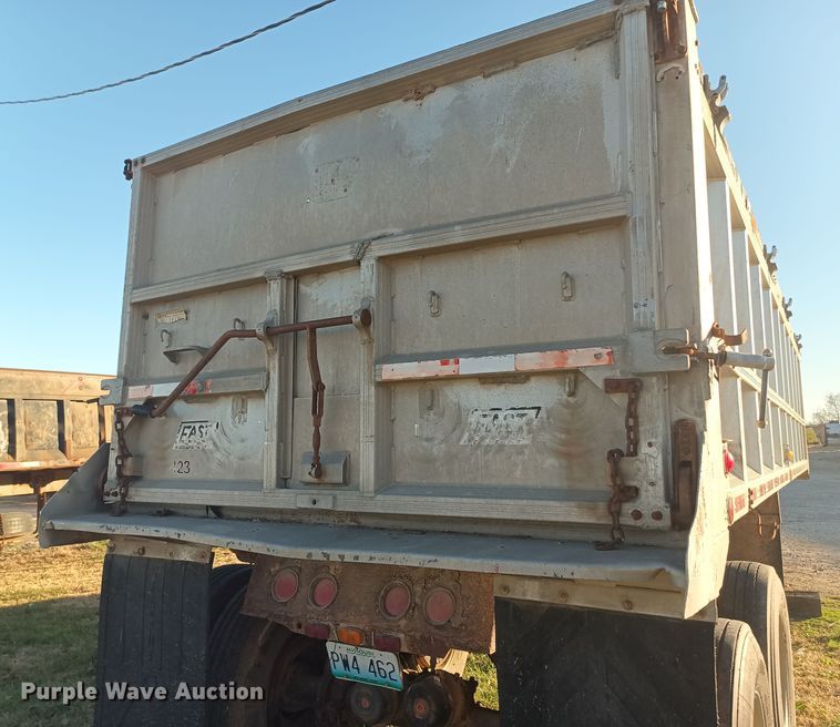 image for item KG9567 1993 East  end dump trailer
