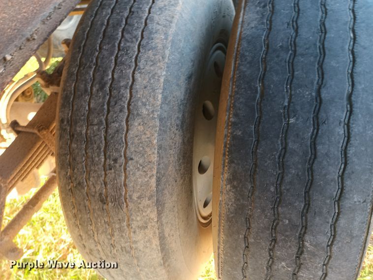 image for item KG9567 1993 East  end dump trailer