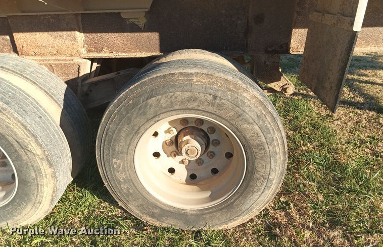 image for item KG9567 1993 East  end dump trailer