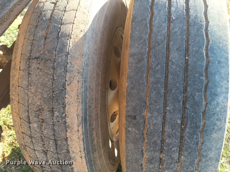 image for item KG9567 1993 East  end dump trailer