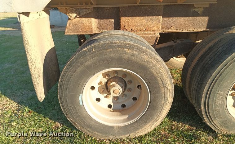 image for item KG9567 1993 East  end dump trailer