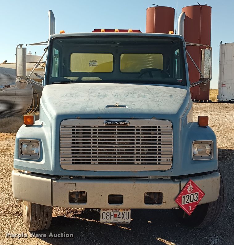 image for item KG9579 2001 Freightliner FL70  fuel truck