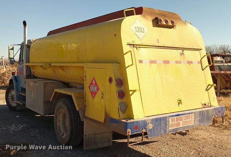 image for item KG9579 2001 Freightliner FL70  fuel truck