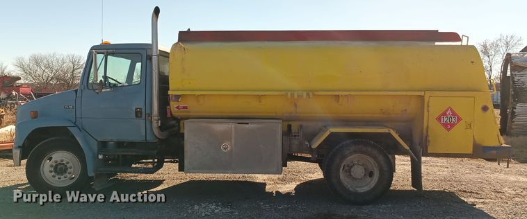 image for item KG9579 2001 Freightliner FL70  fuel truck