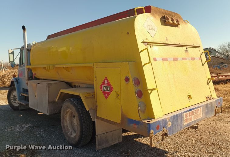 image for item KG9579 2001 Freightliner FL70  fuel truck