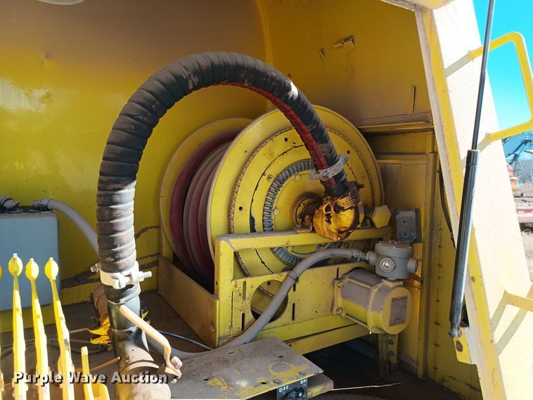 image for item KG9579 2001 Freightliner FL70  fuel truck