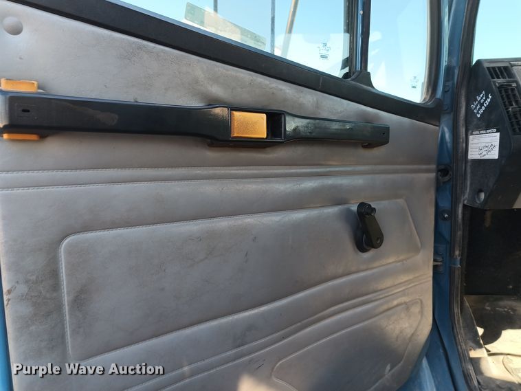 image for item KG9579 2001 Freightliner FL70  fuel truck