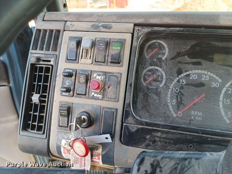 image for item KG9579 2001 Freightliner FL70  fuel truck