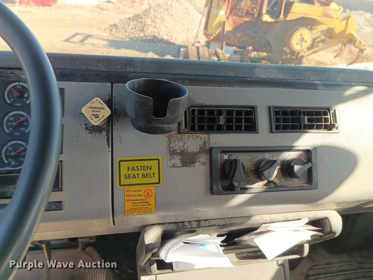 image for item KG9579 2001 Freightliner FL70  fuel truck