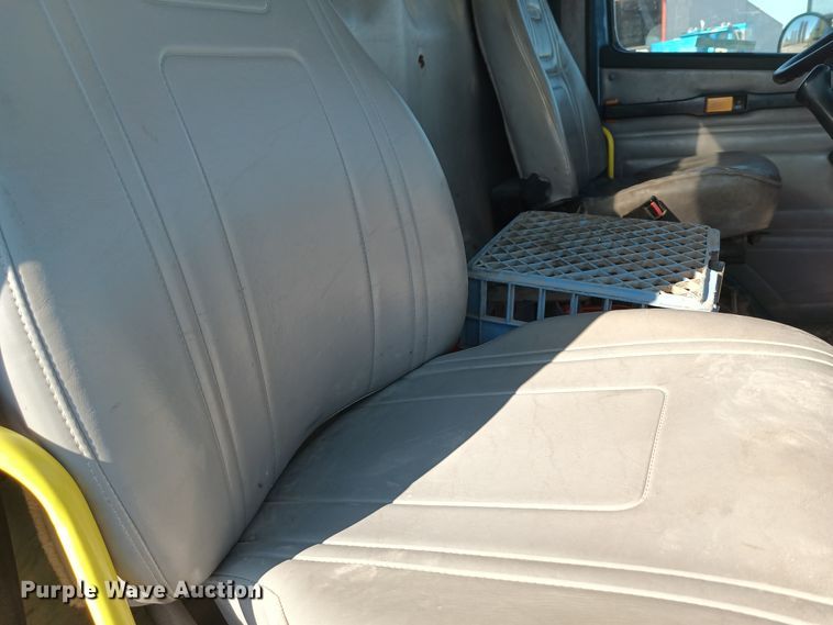 image for item KG9579 2001 Freightliner FL70  fuel truck