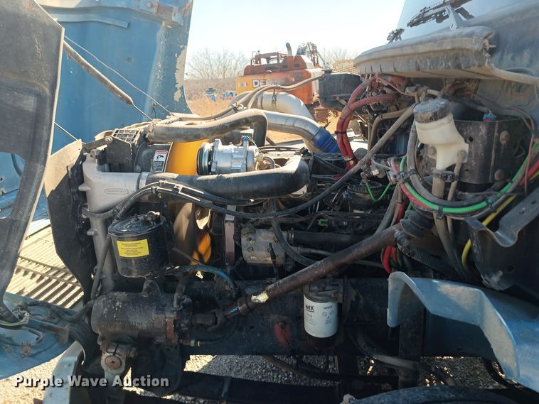 image for item KG9579 2001 Freightliner FL70  fuel truck