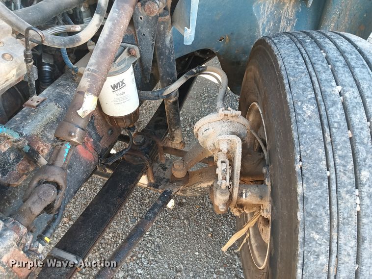 image for item KG9579 2001 Freightliner FL70  fuel truck