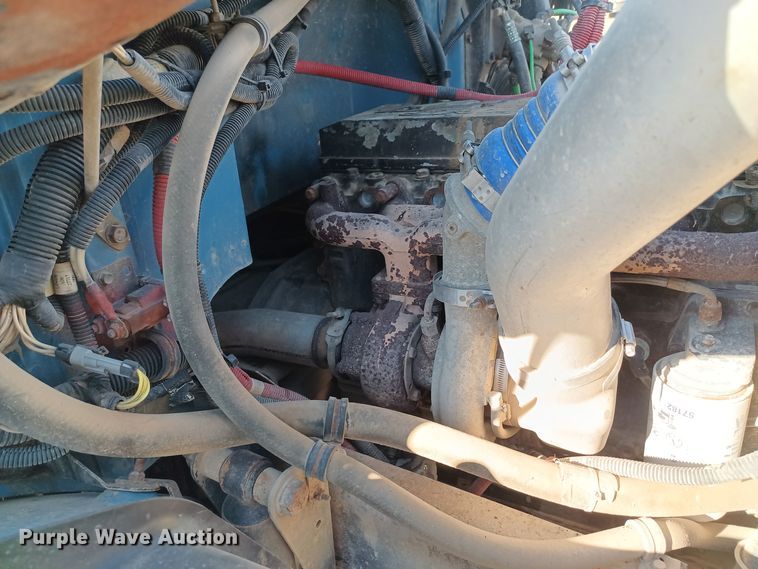 image for item KG9579 2001 Freightliner FL70  fuel truck