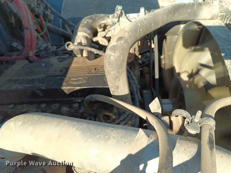 image for item KG9579 2001 Freightliner FL70  fuel truck