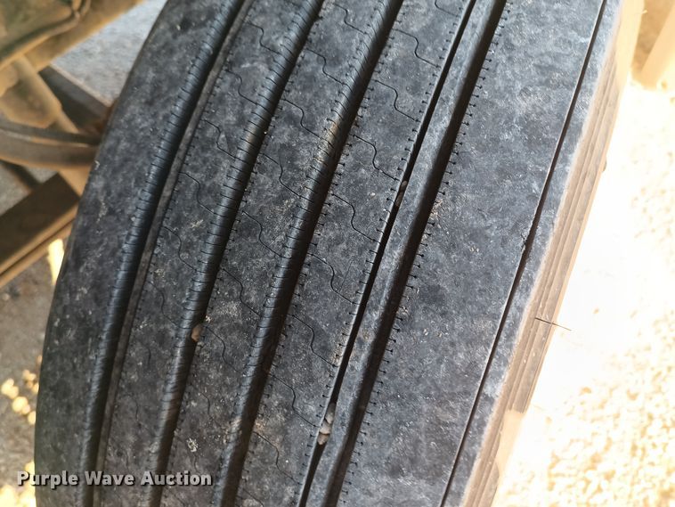 image for item KG9579 2001 Freightliner FL70  fuel truck