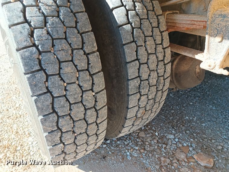 image for item KG9579 2001 Freightliner FL70  fuel truck