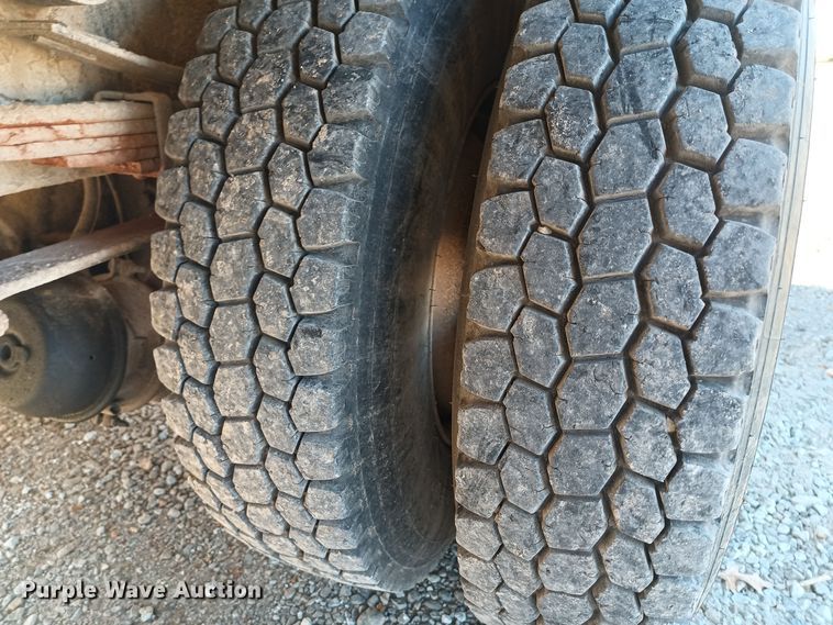 image for item KG9579 2001 Freightliner FL70  fuel truck