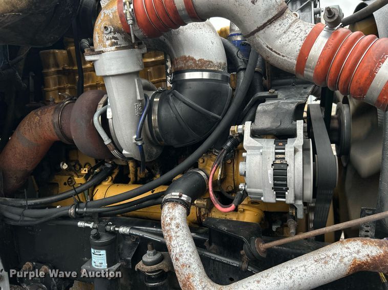 image for item KH9664 2000 International 9900i  semi truck