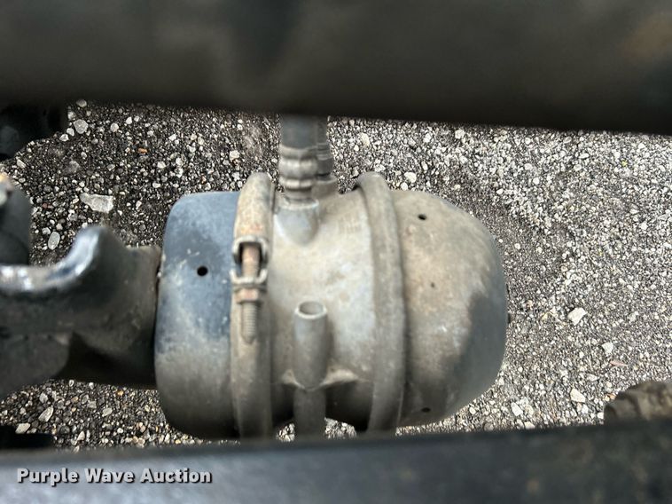 image for item KH9664 2000 International 9900i  semi truck