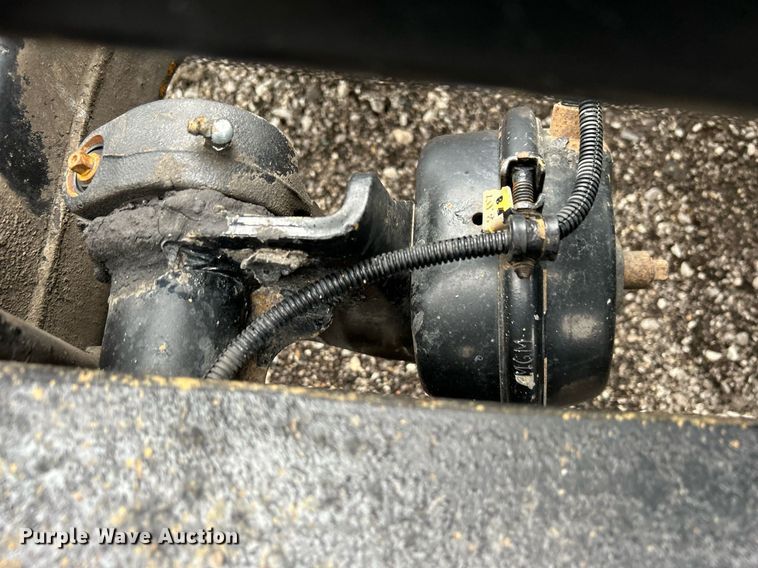 image for item KH9664 2000 International 9900i  semi truck