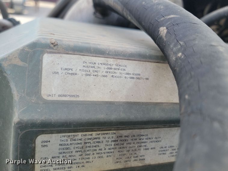 image for item KU9010 2004 Freightliner Columbia  semi truck