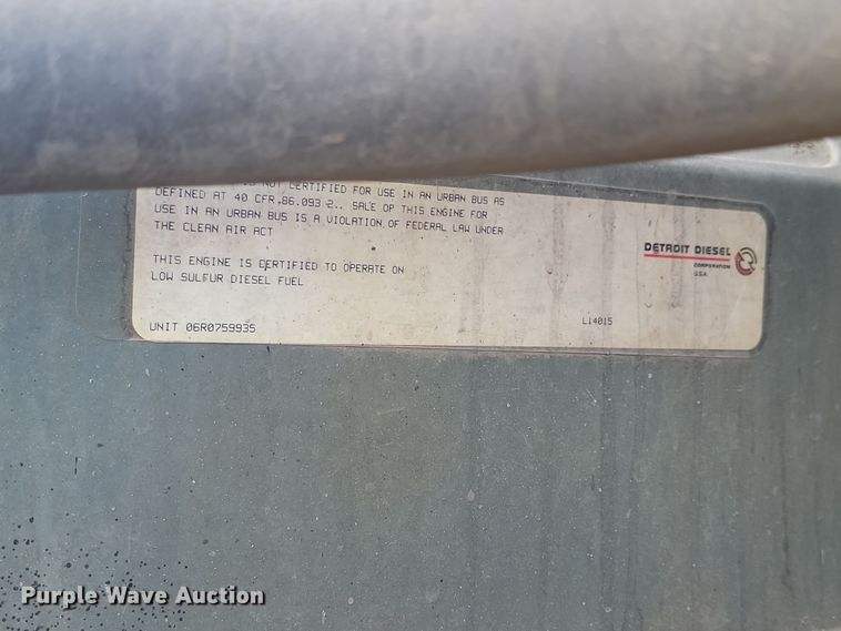 image for item KU9010 2004 Freightliner Columbia  semi truck