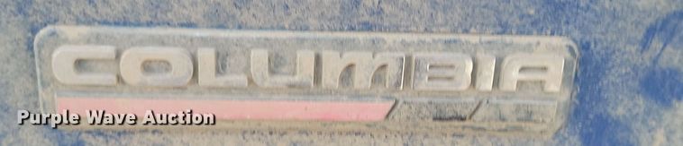 image for item KU9010 2004 Freightliner Columbia  semi truck