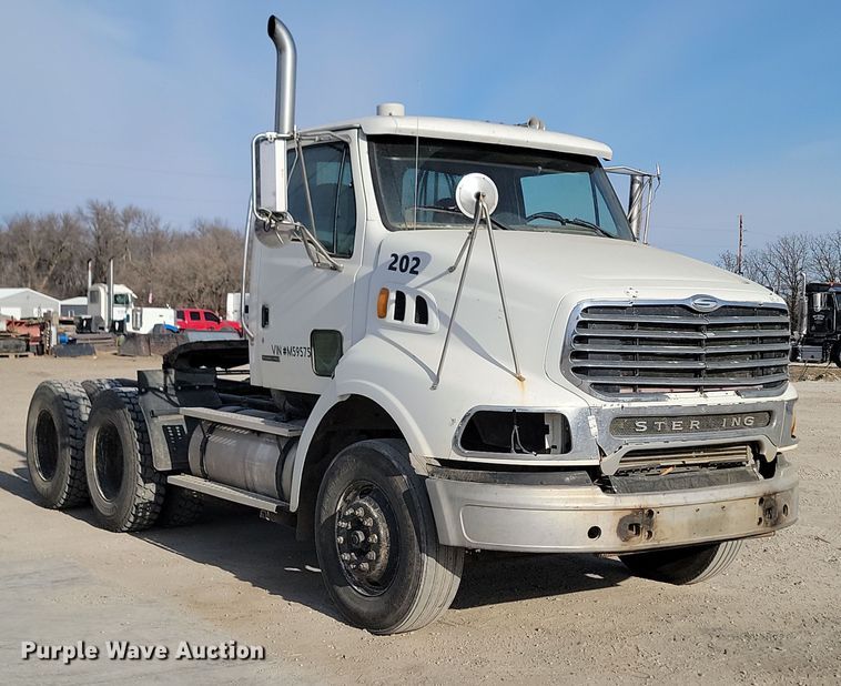 image for item KU9011 2004 Sterling AT9500  semi truck