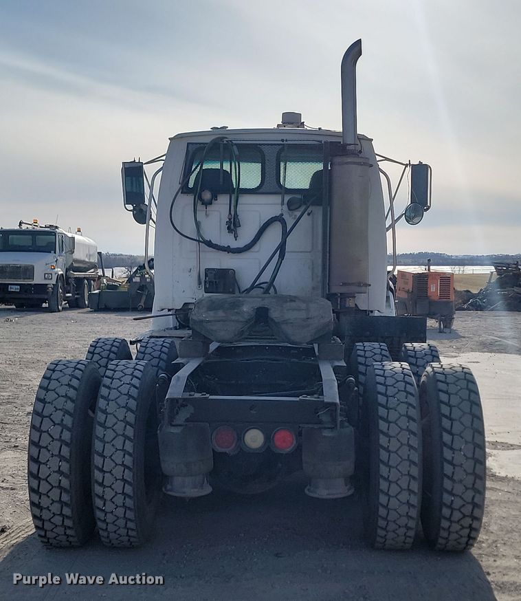 image for item KU9011 2004 Sterling AT9500  semi truck