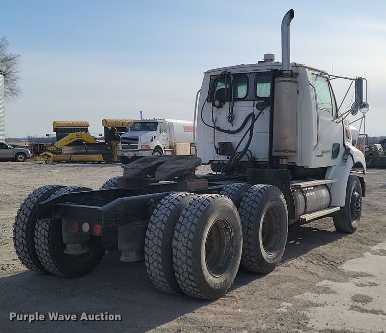 image for item KU9011 2004 Sterling AT9500  semi truck