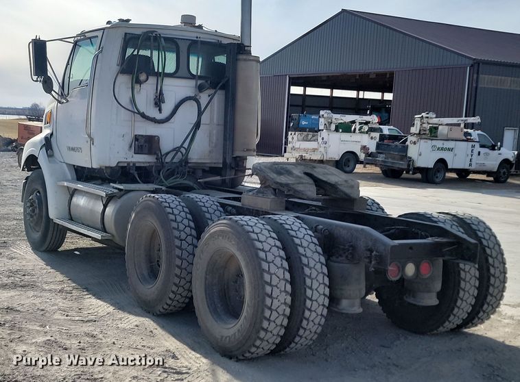 image for item KU9011 2004 Sterling AT9500  semi truck