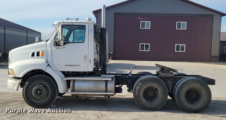 image for item KU9011 2004 Sterling AT9500  semi truck