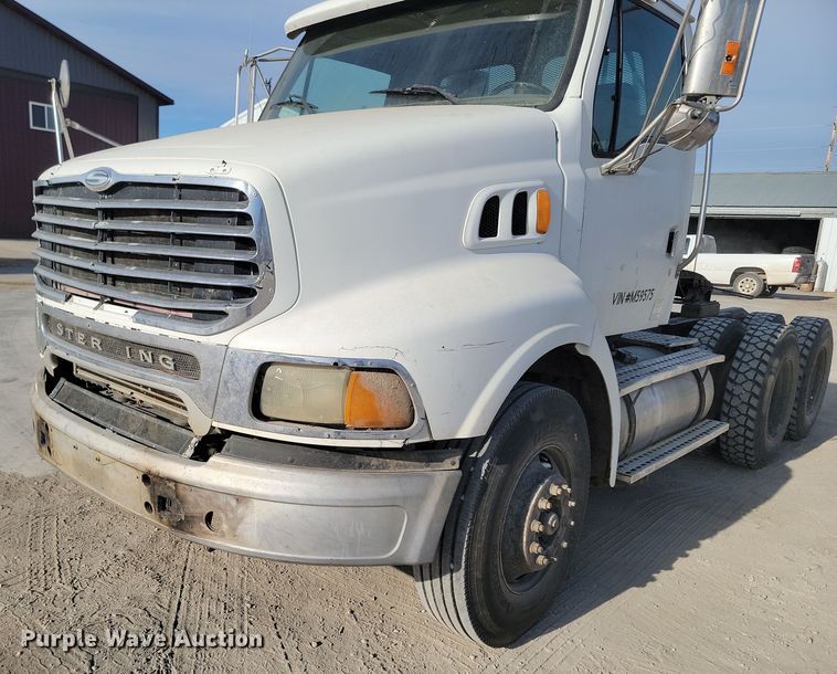 image for item KU9011 2004 Sterling AT9500  semi truck