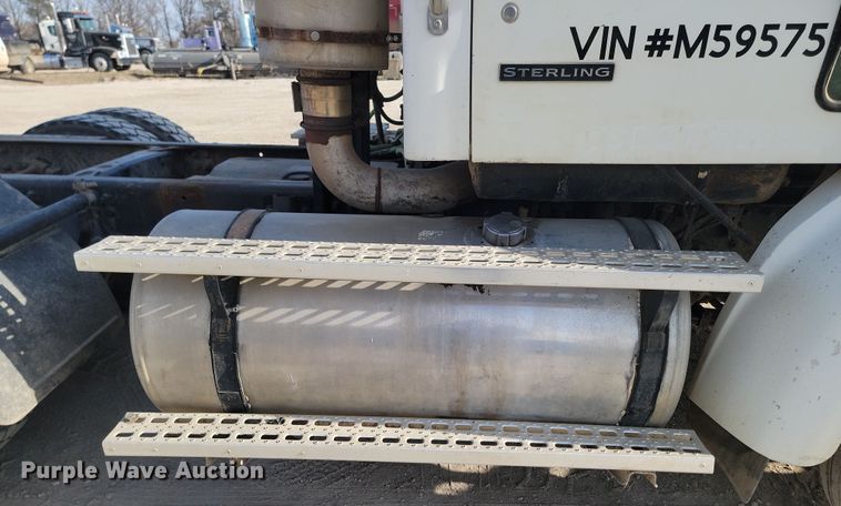 image for item KU9011 2004 Sterling AT9500  semi truck