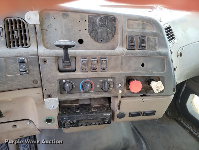 image for item KU9011 2004 Sterling AT9500  semi truck