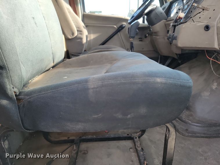 image for item KU9011 2004 Sterling AT9500  semi truck