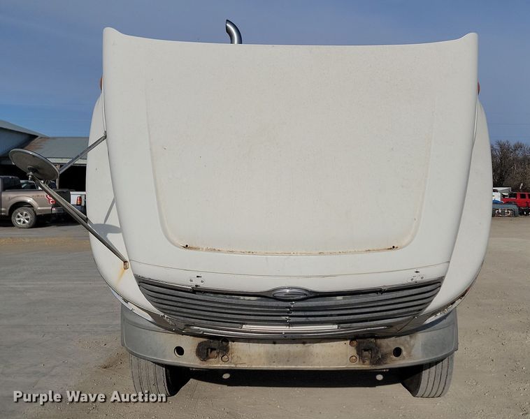 image for item KU9011 2004 Sterling AT9500  semi truck