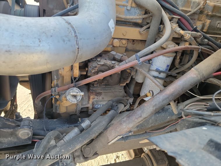 image for item KU9011 2004 Sterling AT9500  semi truck